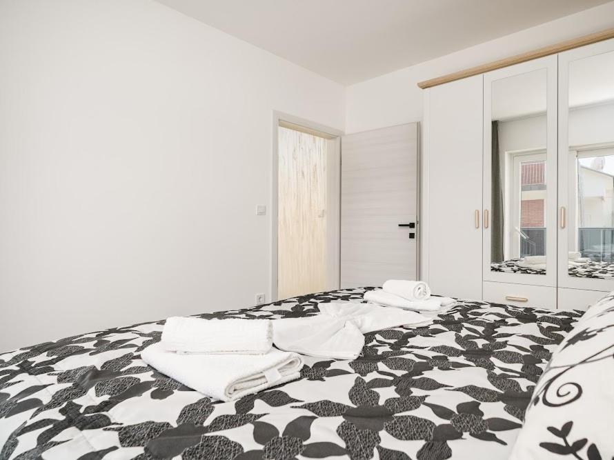 Luxury Apartments-La Dino Maky 沃迪切 客房 照片