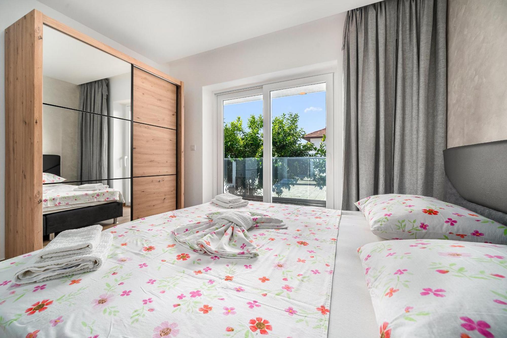 Luxury Apartments-La Dino Maky 沃迪切 客房 照片